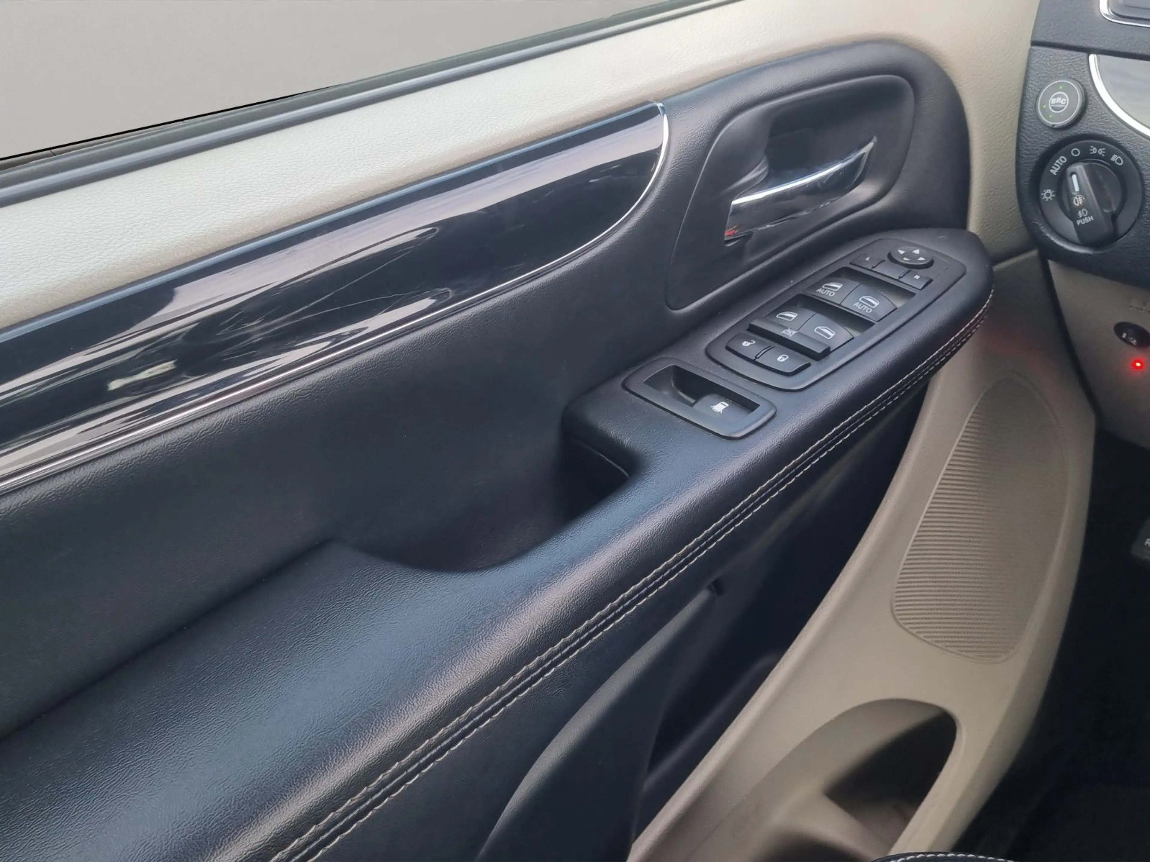 Dodge Grand Caravan 3.6 V6 SXT R/T — photo 15