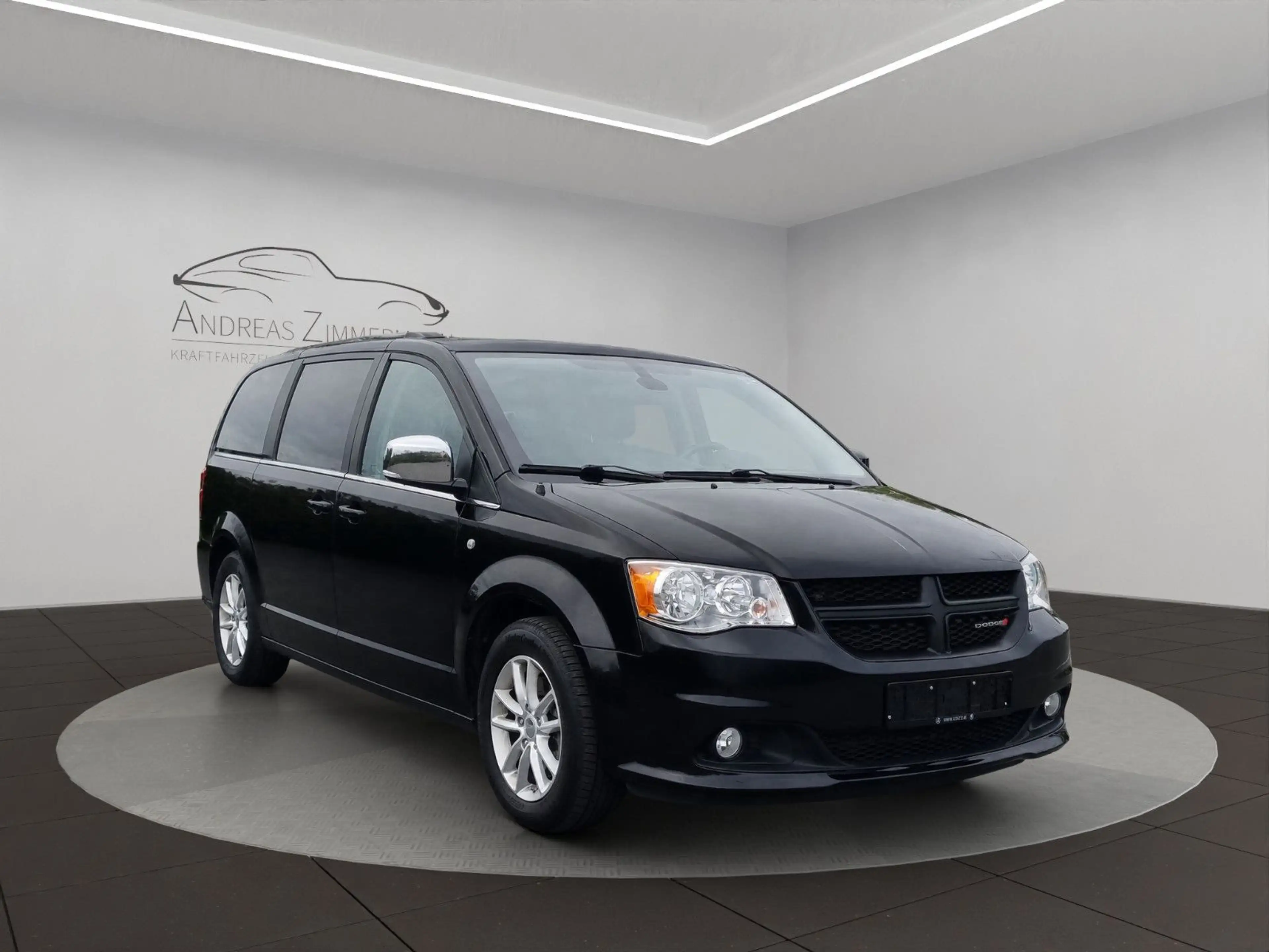 Dodge Grand Caravan 3.6 V6 SXT R/T — photo 2