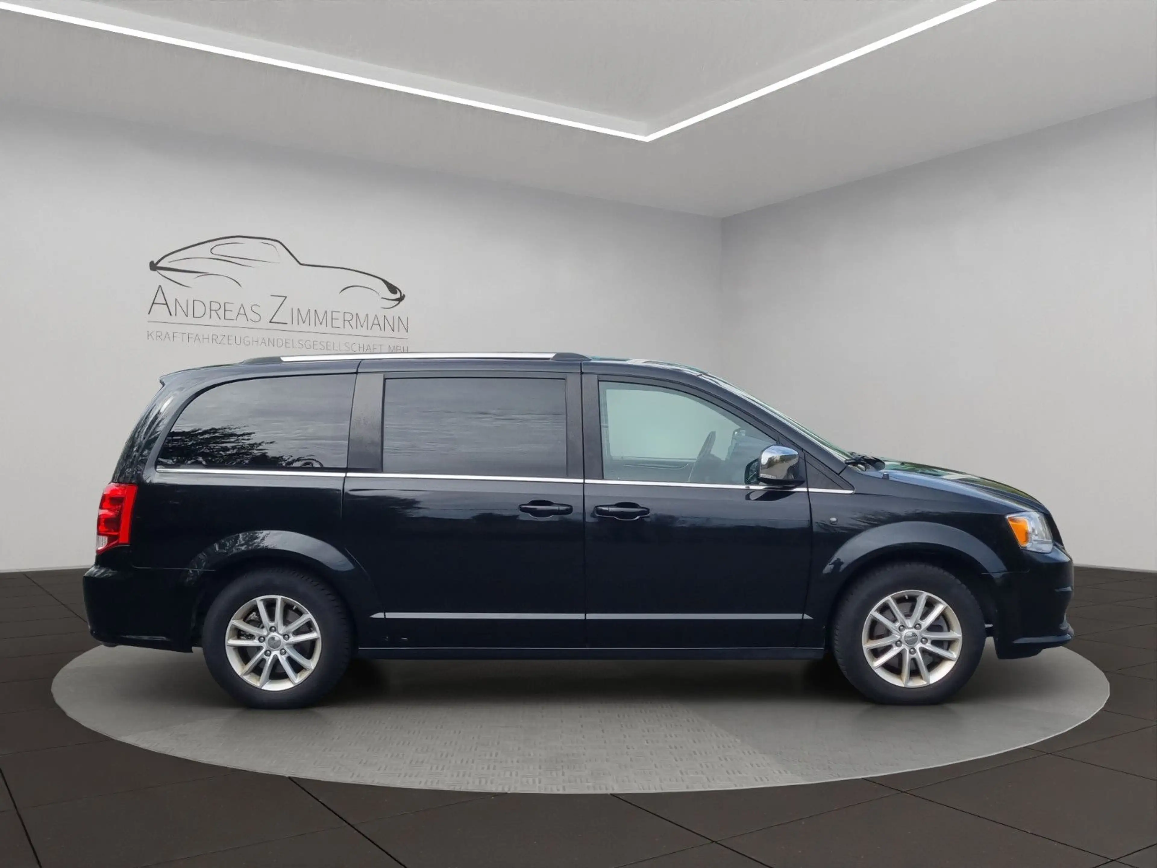 Dodge Grand Caravan 3.6 V6 SXT R/T — photo 4