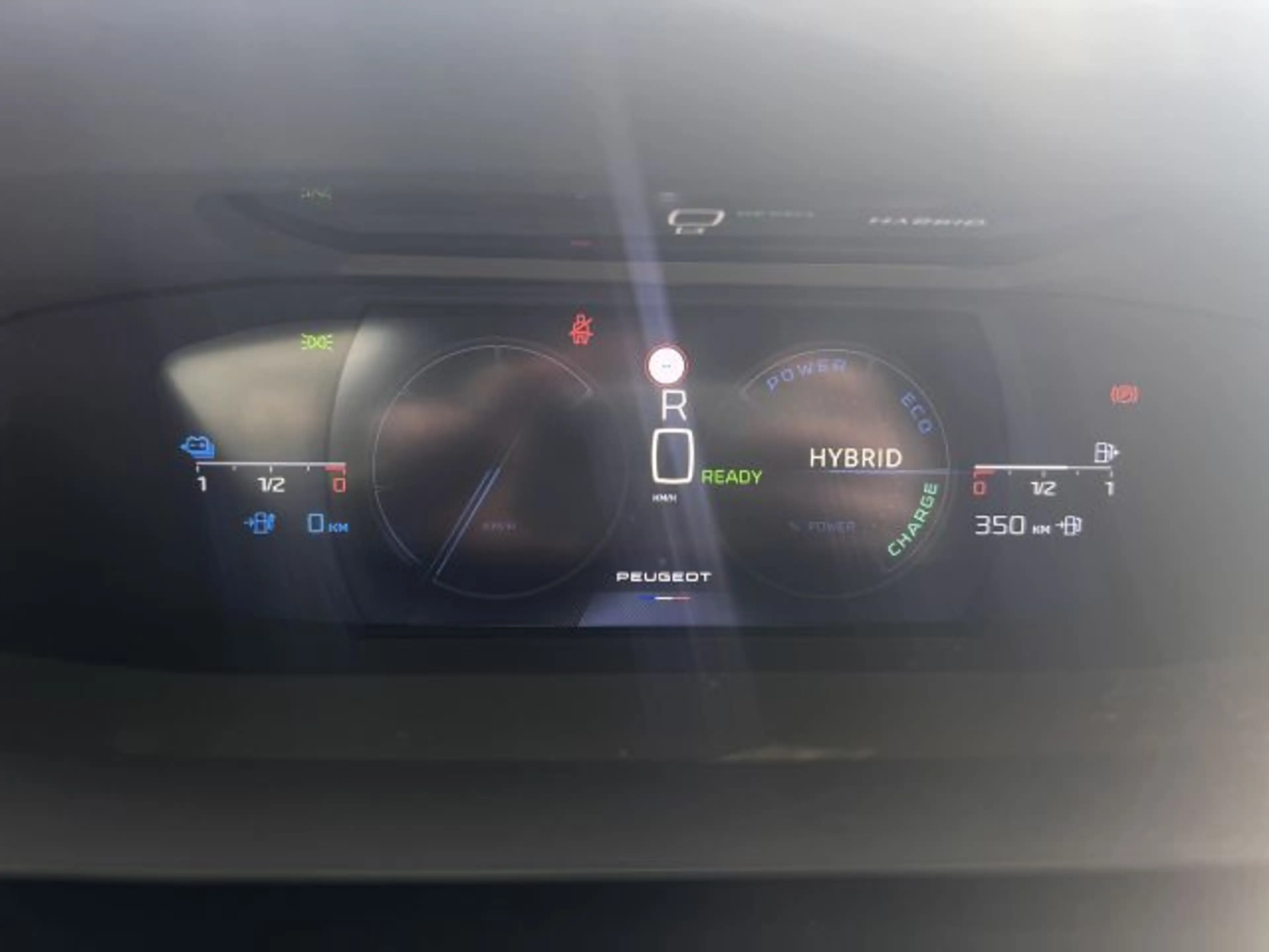 Peugeot 408 GT Hybrid 225 e-EAT8 — photo 14
