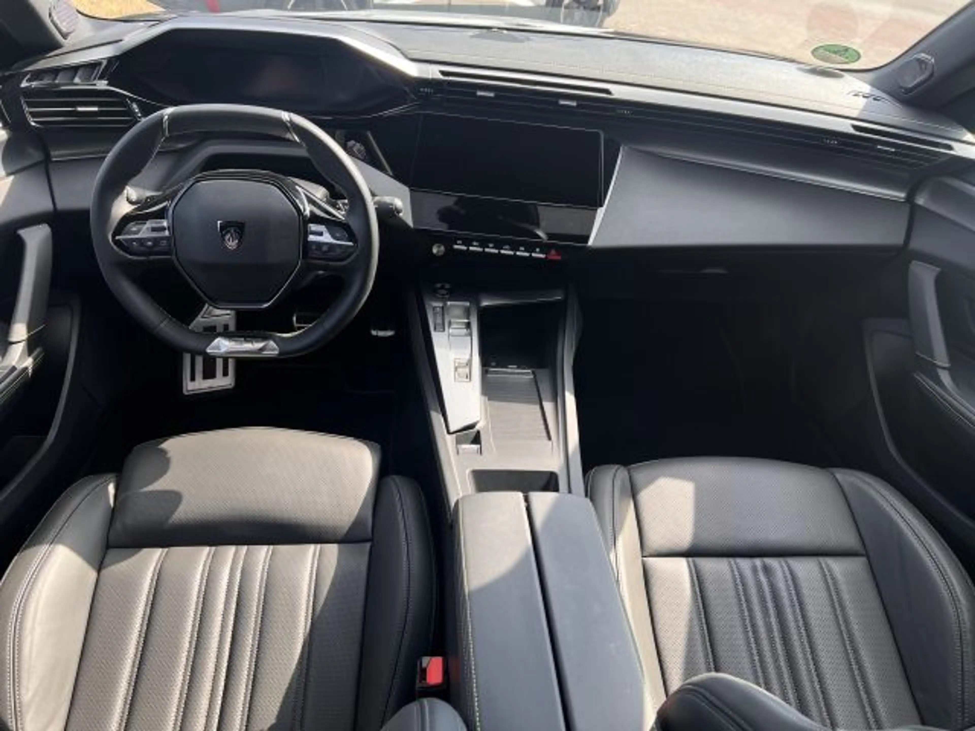 Peugeot 408 GT Hybrid 225 e-EAT8 — photo 7