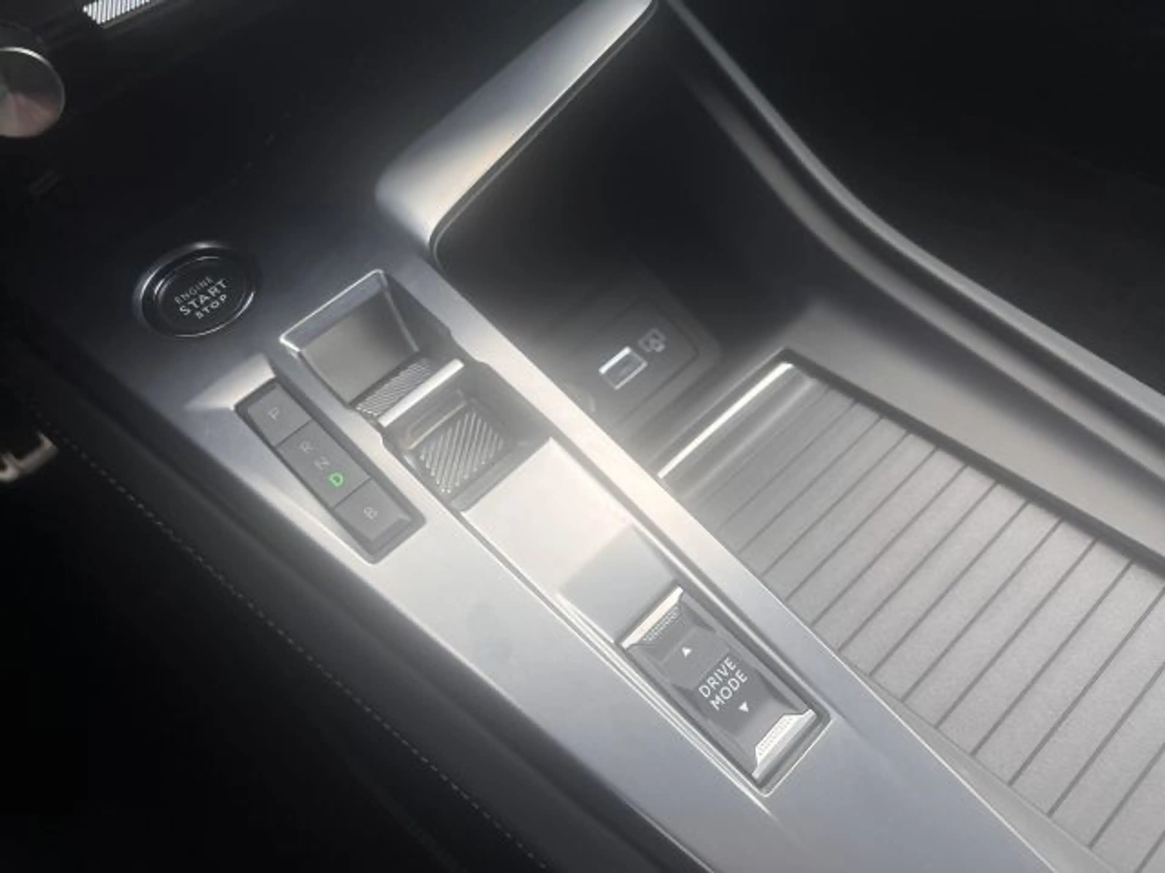 Peugeot 408 GT Hybrid 225 e-EAT8 — photo 10