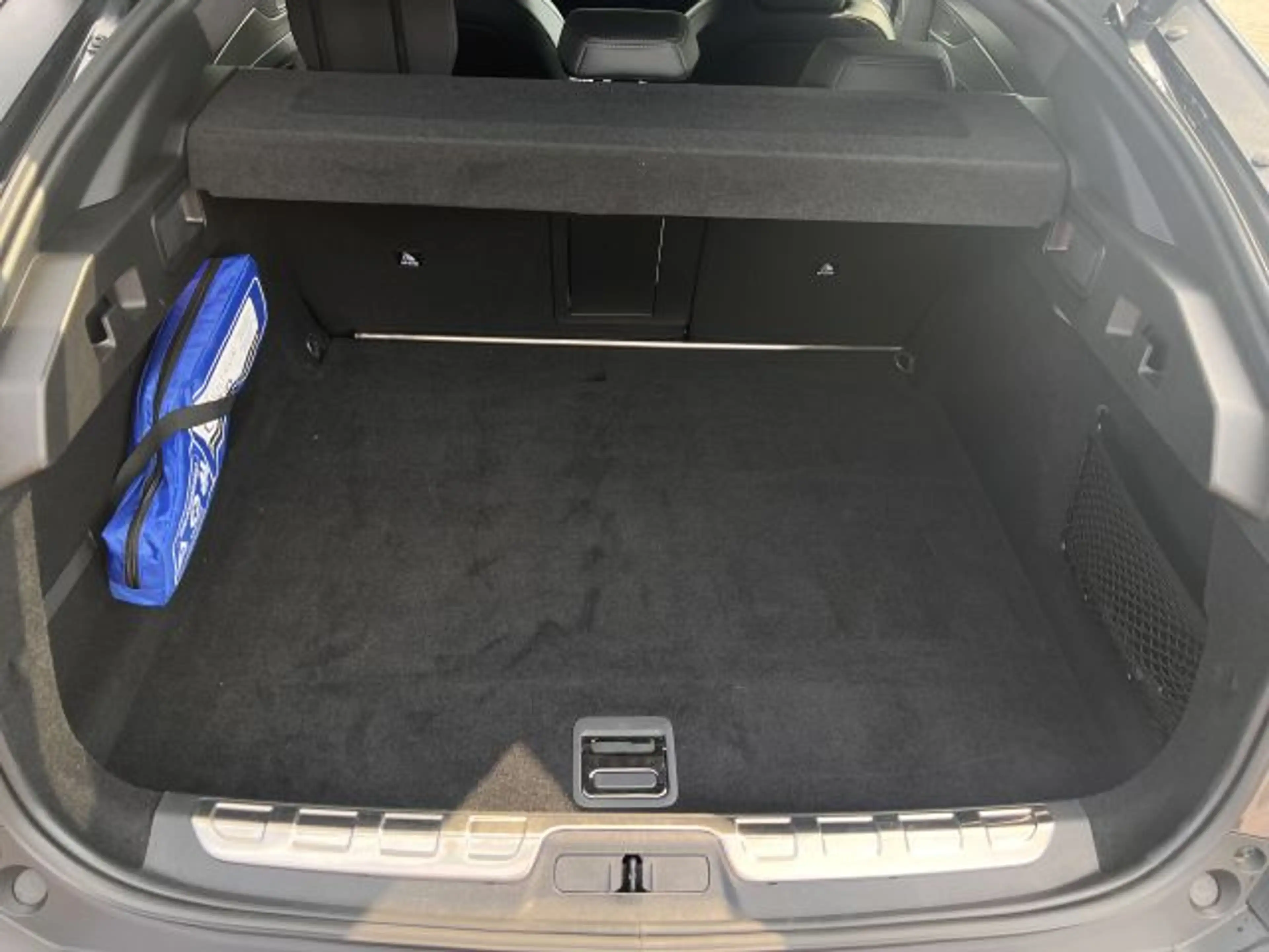 Peugeot 408 GT Hybrid 225 e-EAT8 — photo 6