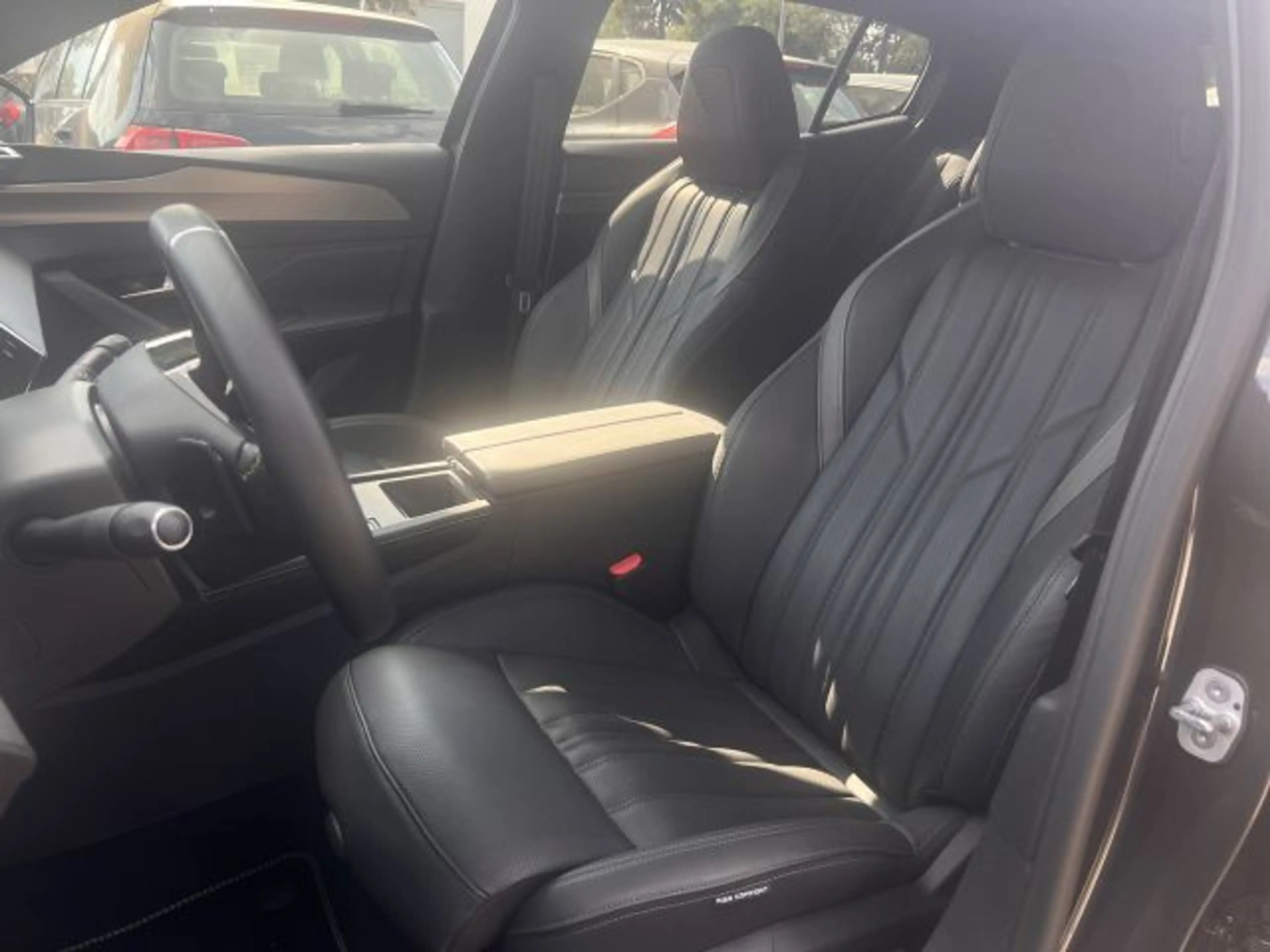 Peugeot 408 GT Hybrid 225 e-EAT8 — photo 8