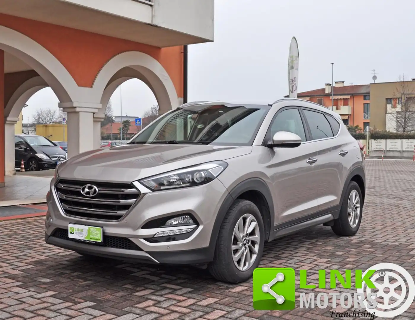 Hyundai TUCSON 1.7 CRDi XPossible Grigio - 1