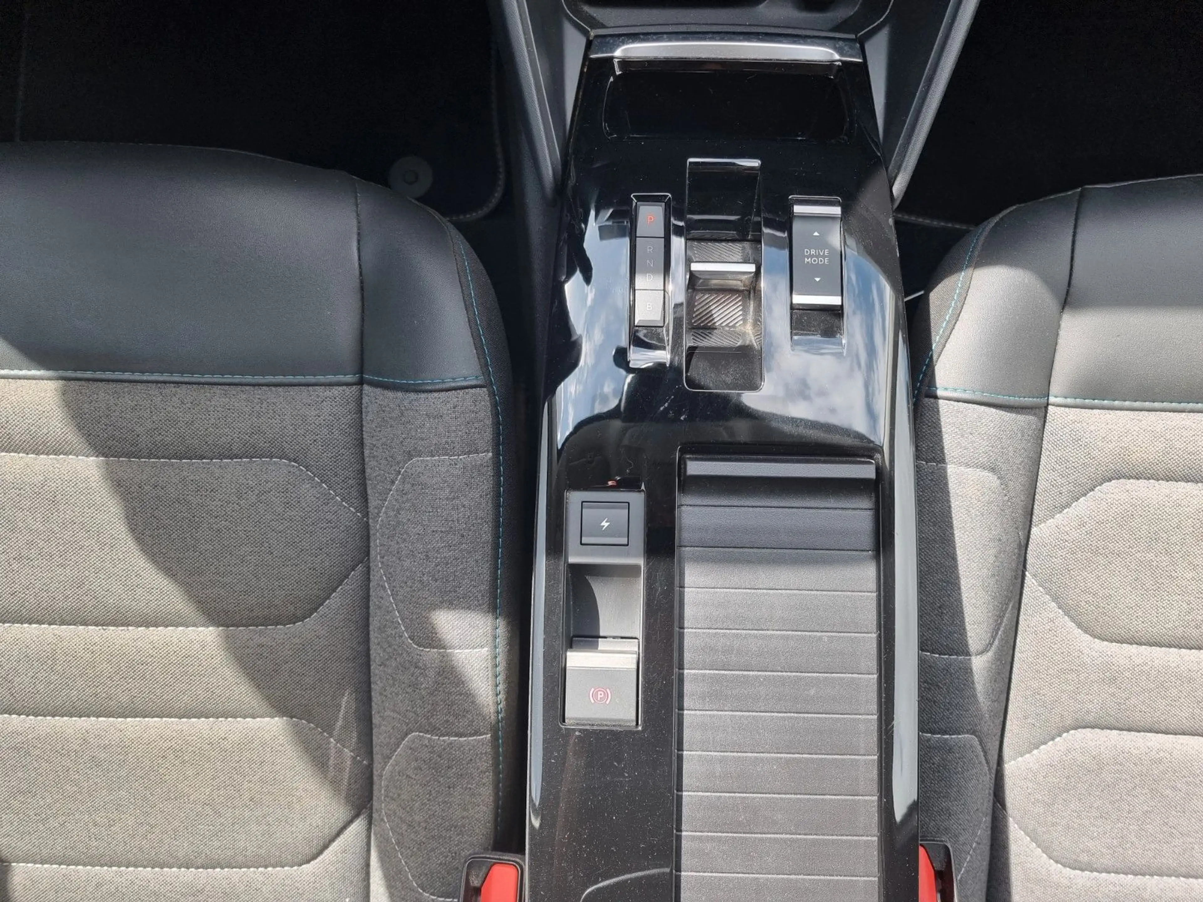 Citroen C4 ë  Lim. Feel Pack *KLIMA*TEMPO*CAM*NAVI*SHZ — photo 15