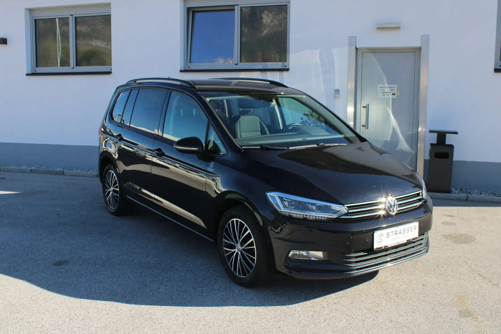 Volkswagen Touran Comfortline TDI SCR Schwarz - 2