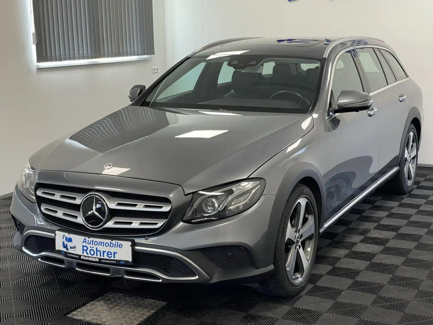 Mercedes-Benz E 220 d 4M All-Terrain Avantgarde Standheiz. AHK Grau - 2