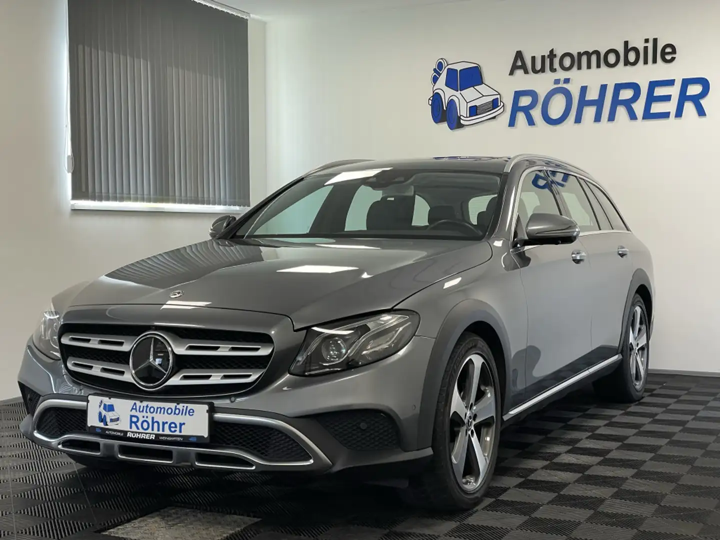 Mercedes-Benz E 220 d 4M All-Terrain Avantgarde Standheiz. AHK Grau - 1