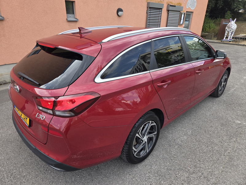 Hyundai i30 SW 1.6 CRDI 136 CV BVA Garantie 12 Mois — photo 6