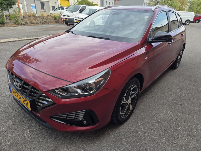 Hyundai i30 SW 1.6 CRDI 136 CV BVA Garantie 12 Mois — photo 2