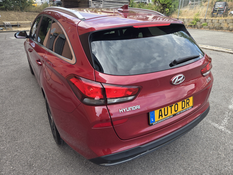 Hyundai i30 SW 1.6 CRDI 136 CV BVA Garantie 12 Mois — photo 4