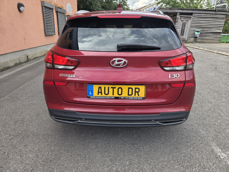 Hyundai i30 SW 1.6 CRDI 136 CV BVA Garantie 12 Mois — photo 5