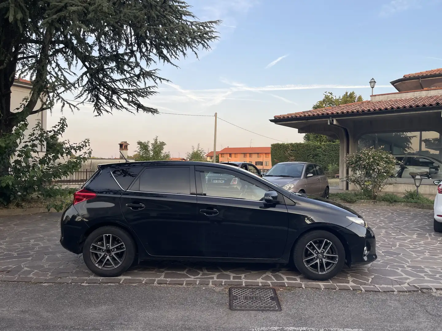 Toyota Auris Auris II 2015 5p 1.4 d-4d Lounge Nero - 2