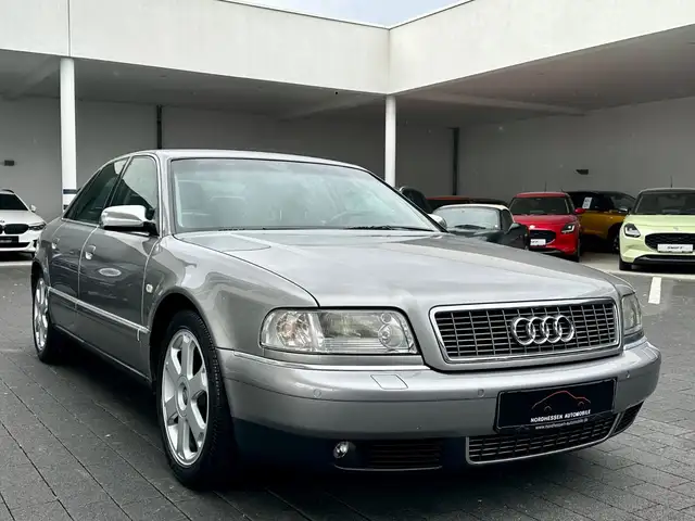 Audi S8 view 2