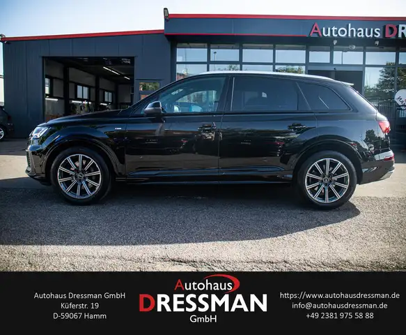Audi Q7 view 7