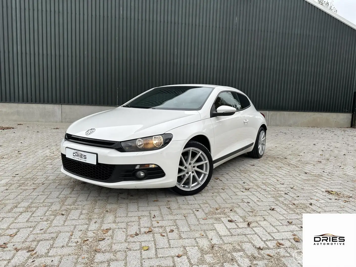 Volkswagen Scirocco 1.4 TSI Highline l CarPlay l Stoelverwar - 1