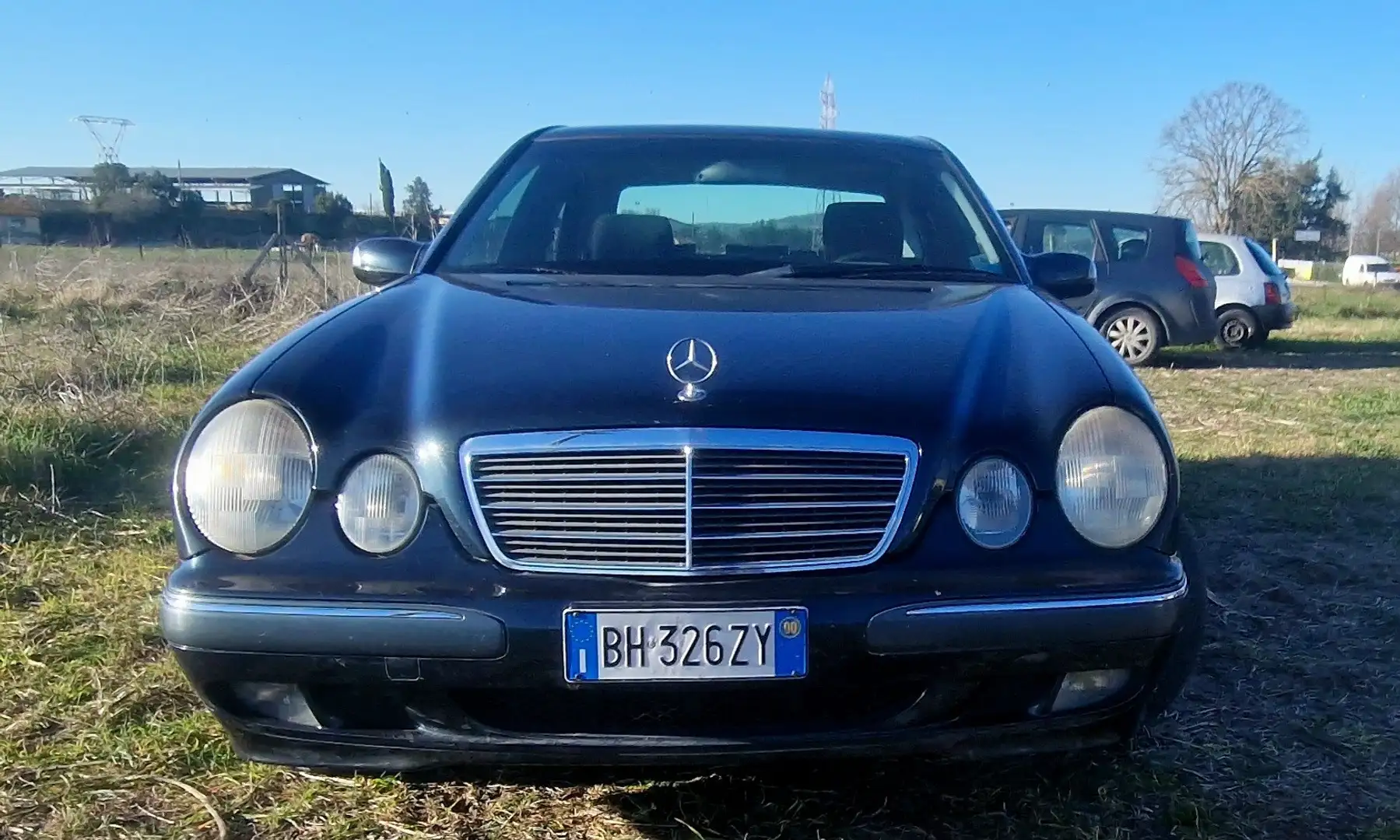 Mercedes-Benz E 200 k Avantgarde Černá - 2
