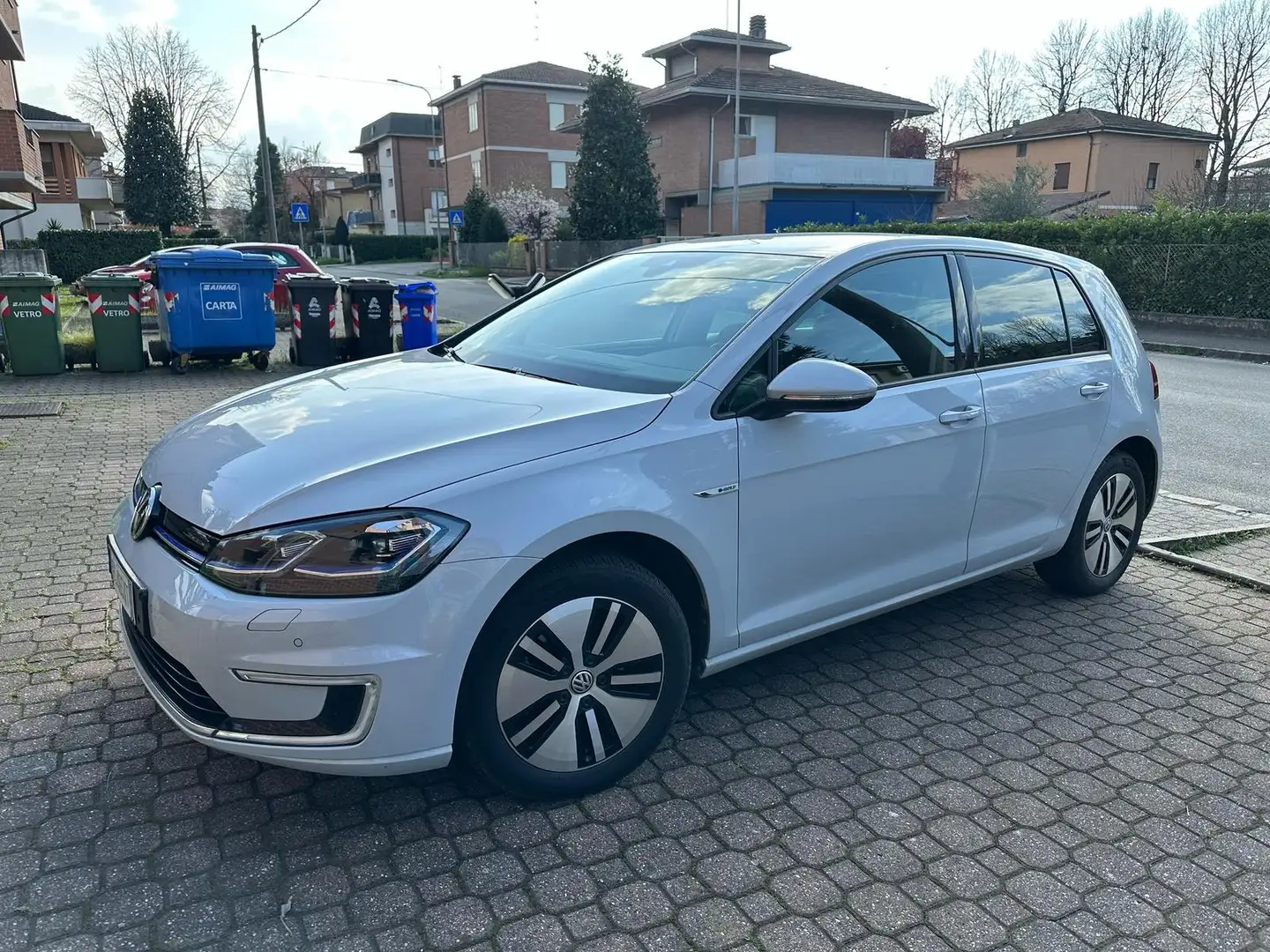 Volkswagen e-Golf 5p - 1