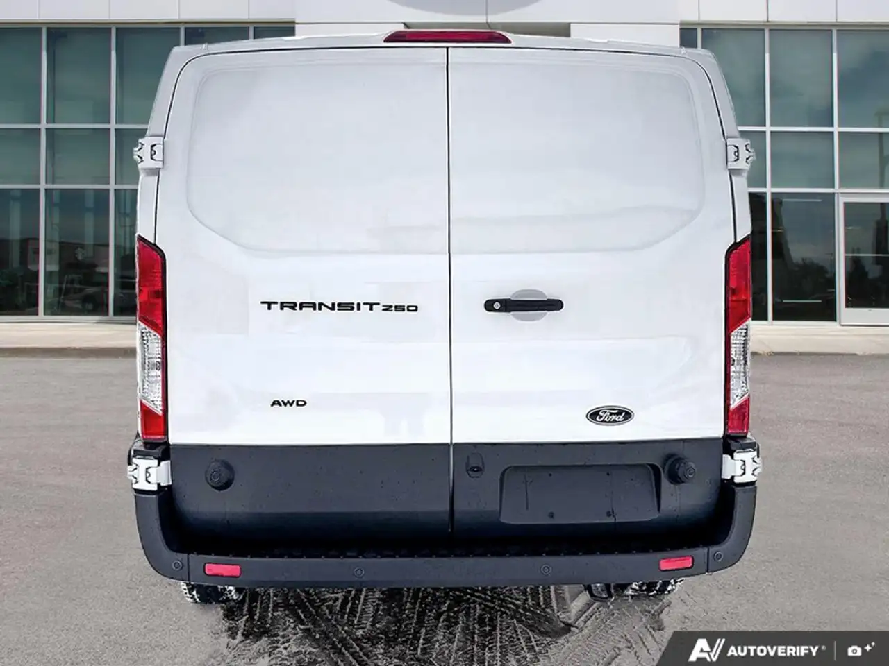 Ford Transit Cargo Van снимка Ford Transit Cargo Van