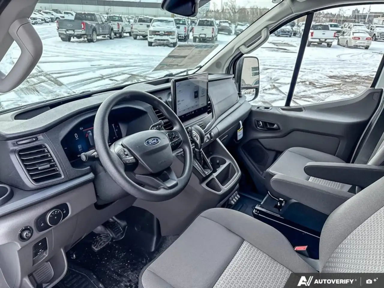 Ford Transit Cargo Van снимка Ford Transit Cargo Van