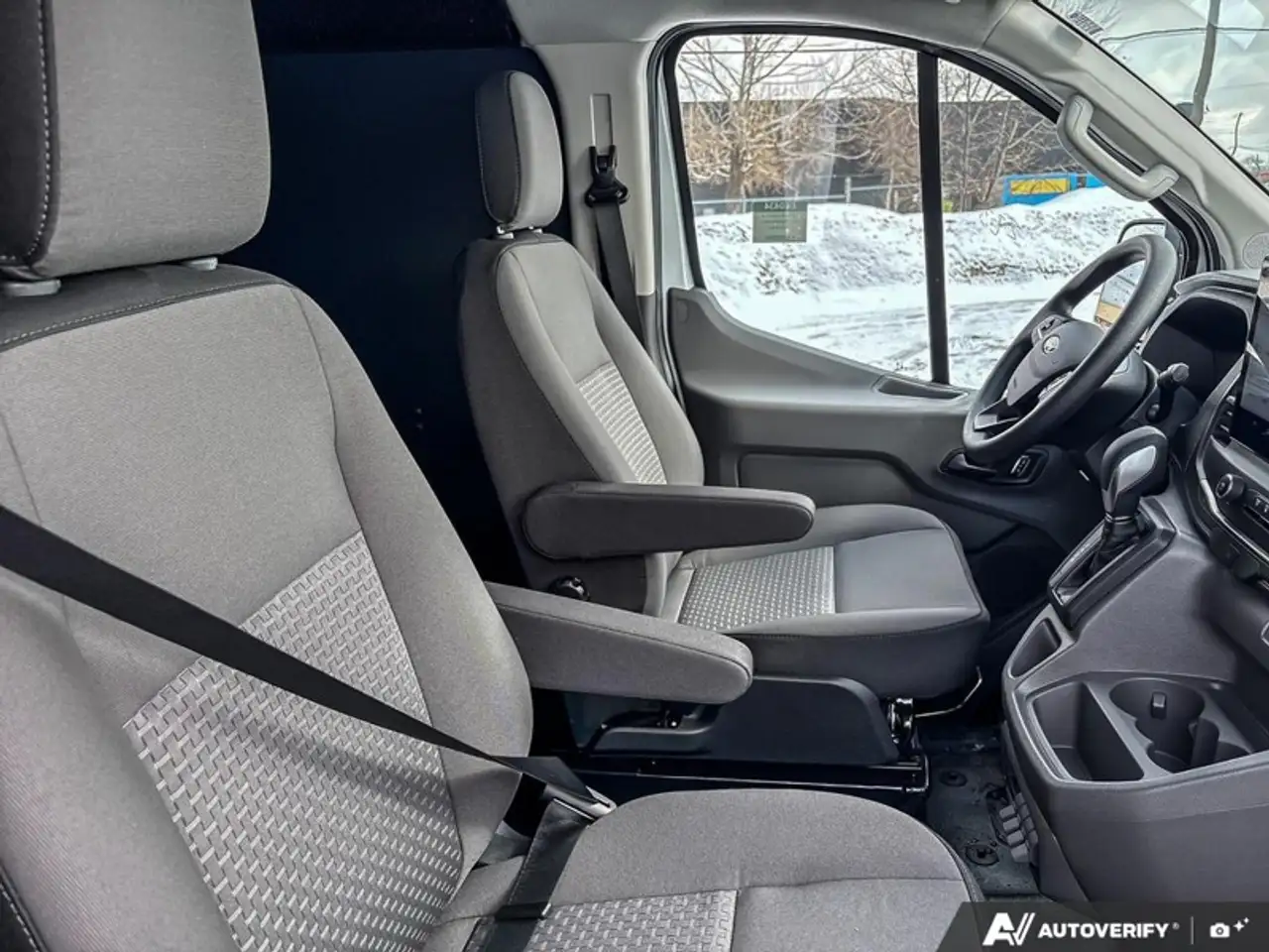 Ford Transit Cargo Van снимка Ford Transit Cargo Van