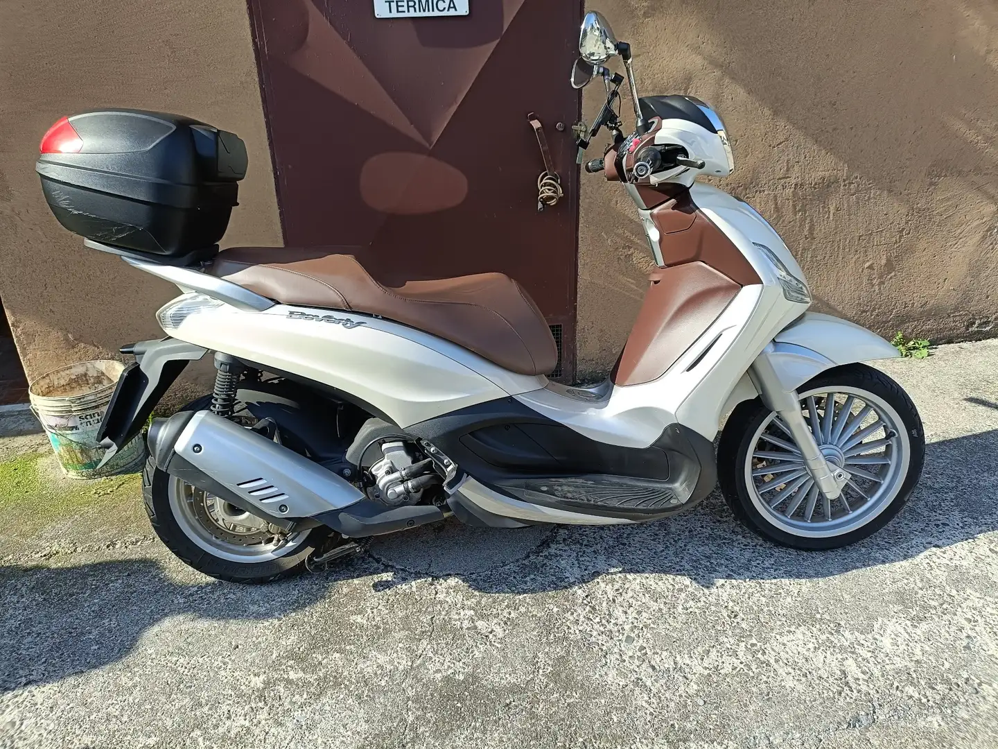 Piaggio Beverly 300 i.e Bej - 1