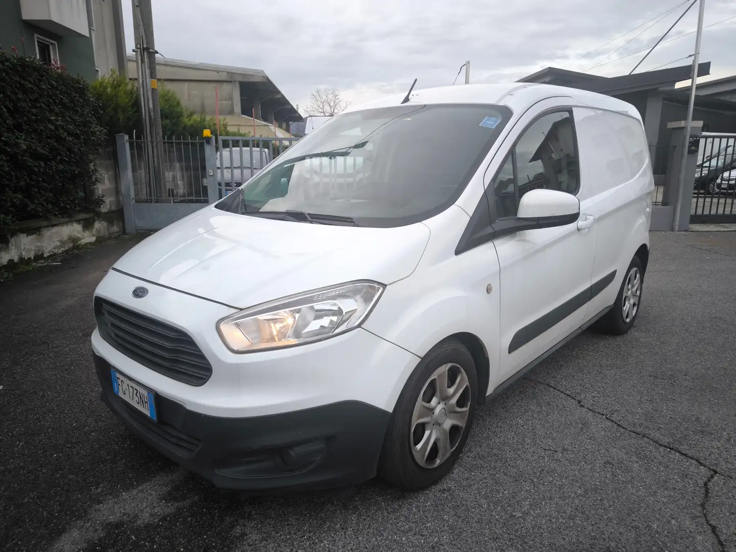 Ford Courier FORD COURIER 1,5 TDCI-EURO 6B -KM 120000-IVA COMP- Blanc - 1