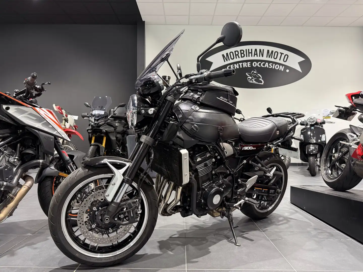 Kawasaki Z 900 Noir - 1