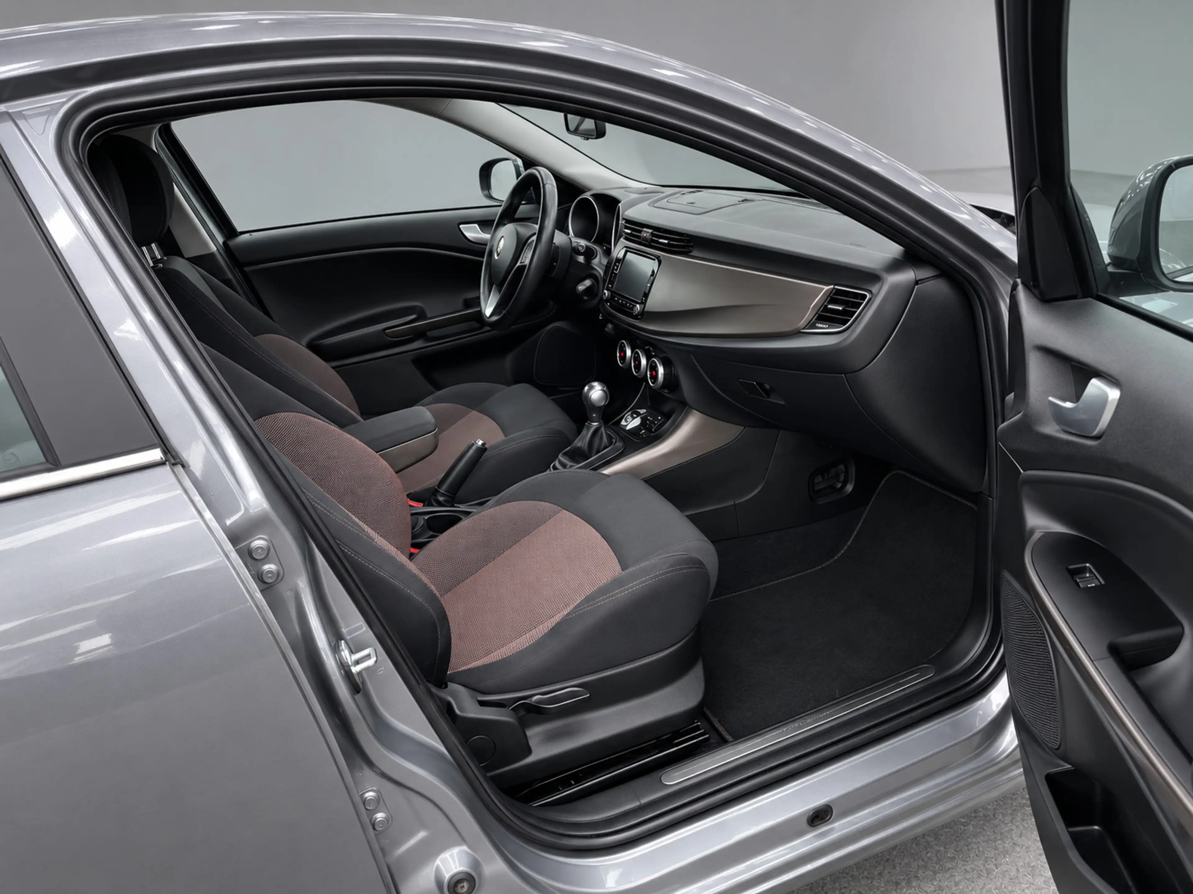 Alfa Romeo Giulietta 1.4 T Distinctive Lusso, Pdc, Cruise, Navi, Aut, 5 — photo 14