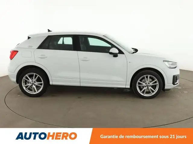 Audi Q2 view 7