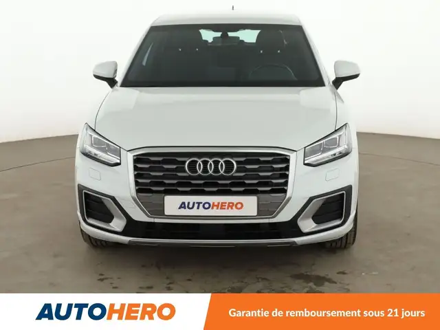 Audi Q2 view 9