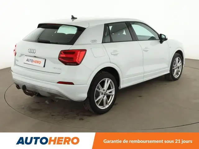Audi Q2 view 6