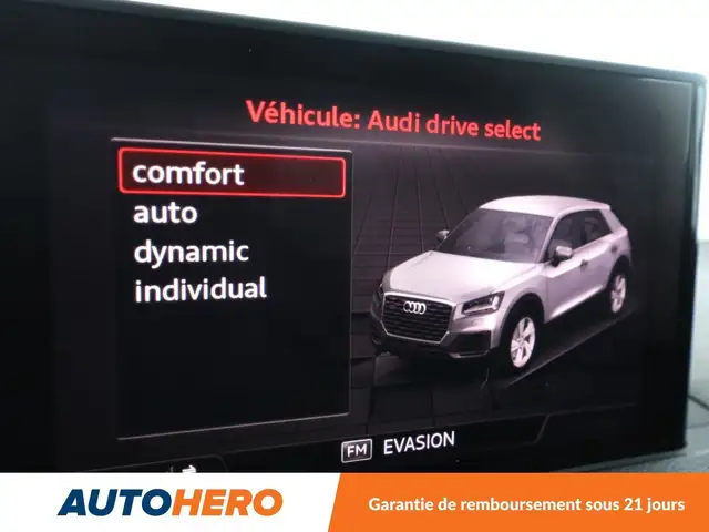Audi Q2 view 24