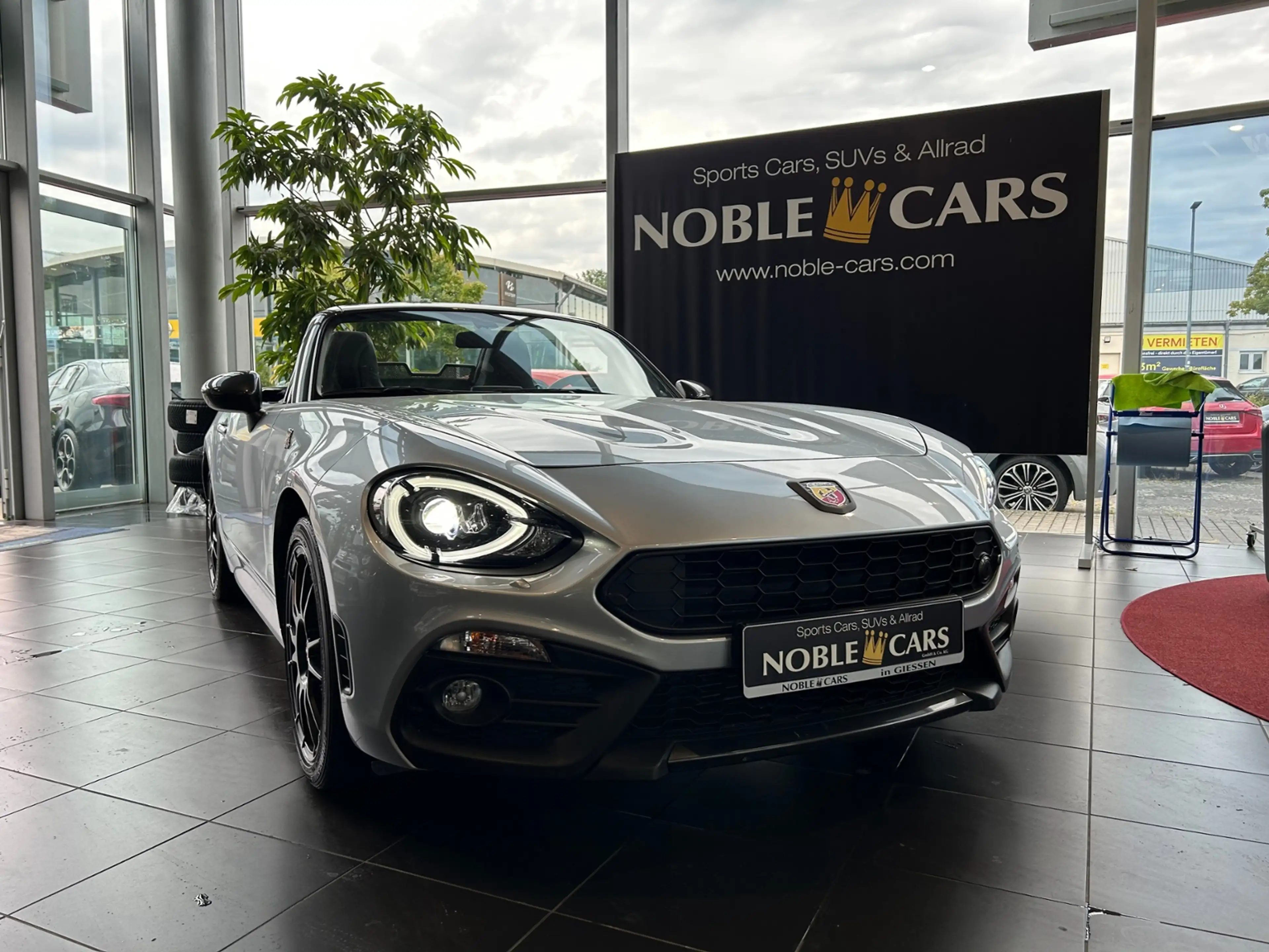 Abarth 124 Spider GT  LED LEDER