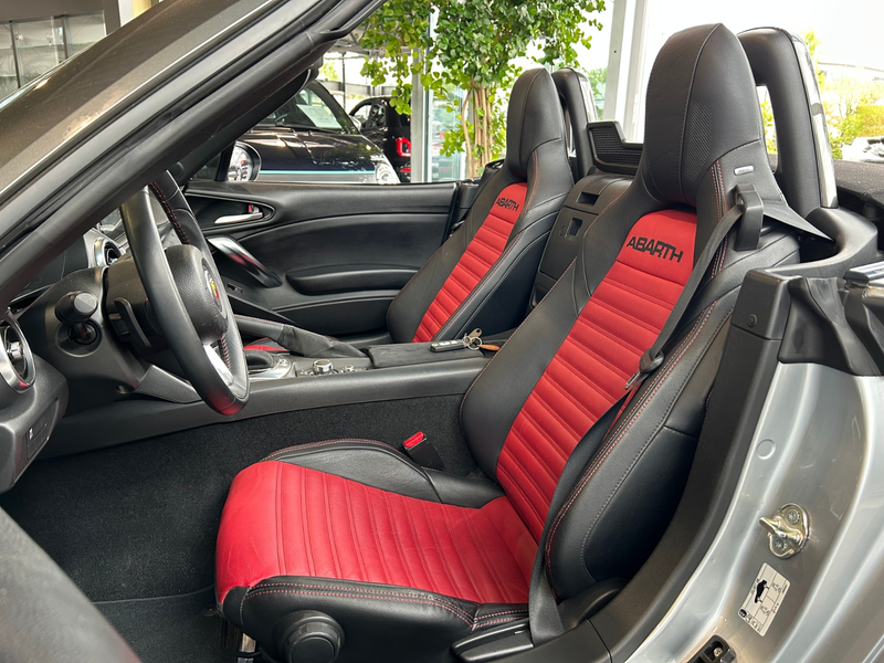 Abarth 124 Spider GT LED LEDER — photo 9