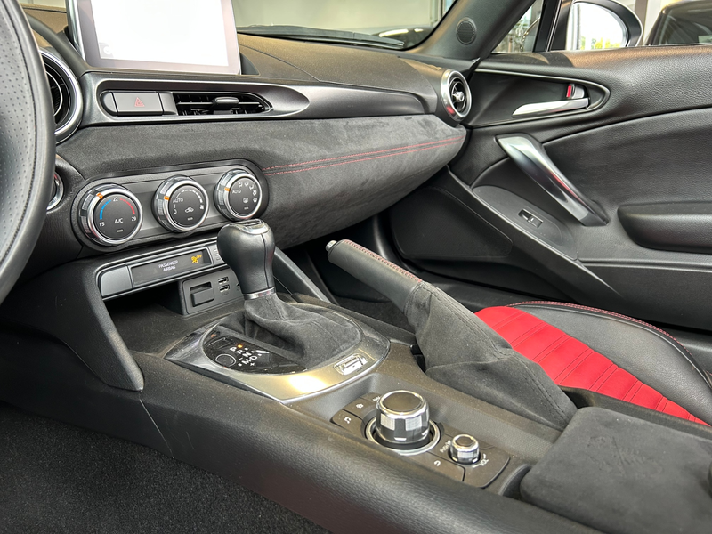 Abarth 124 Spider GT LED LEDER — photo 15