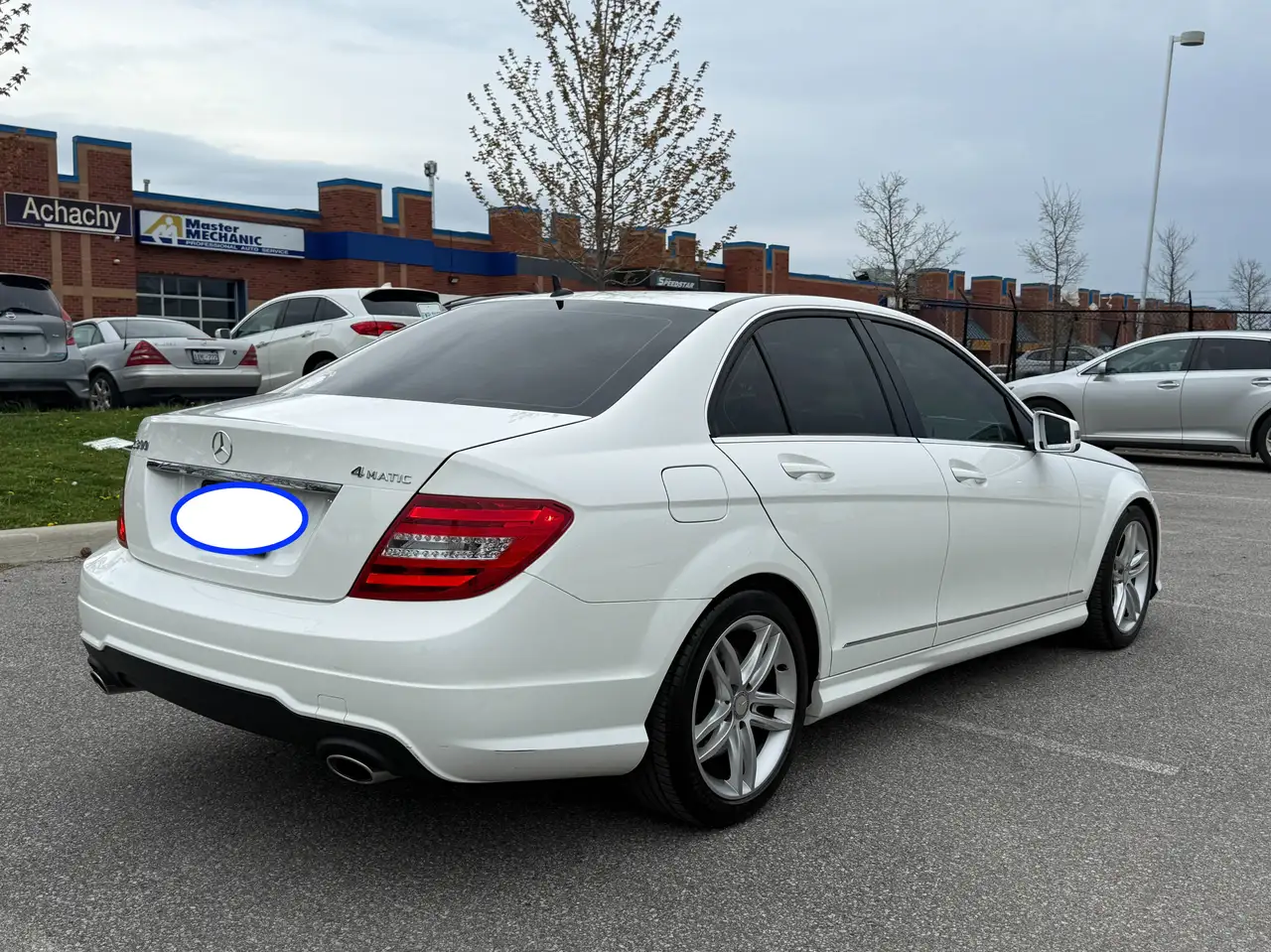Mercedes-Benz C-Class снимка Mercedes-Benz C-Class