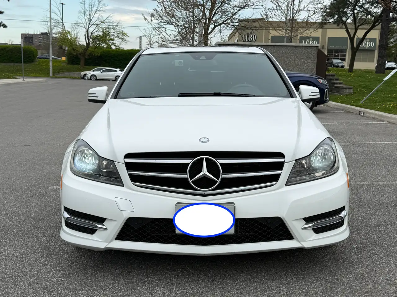 Mercedes-Benz C-Class снимка Mercedes-Benz C-Class