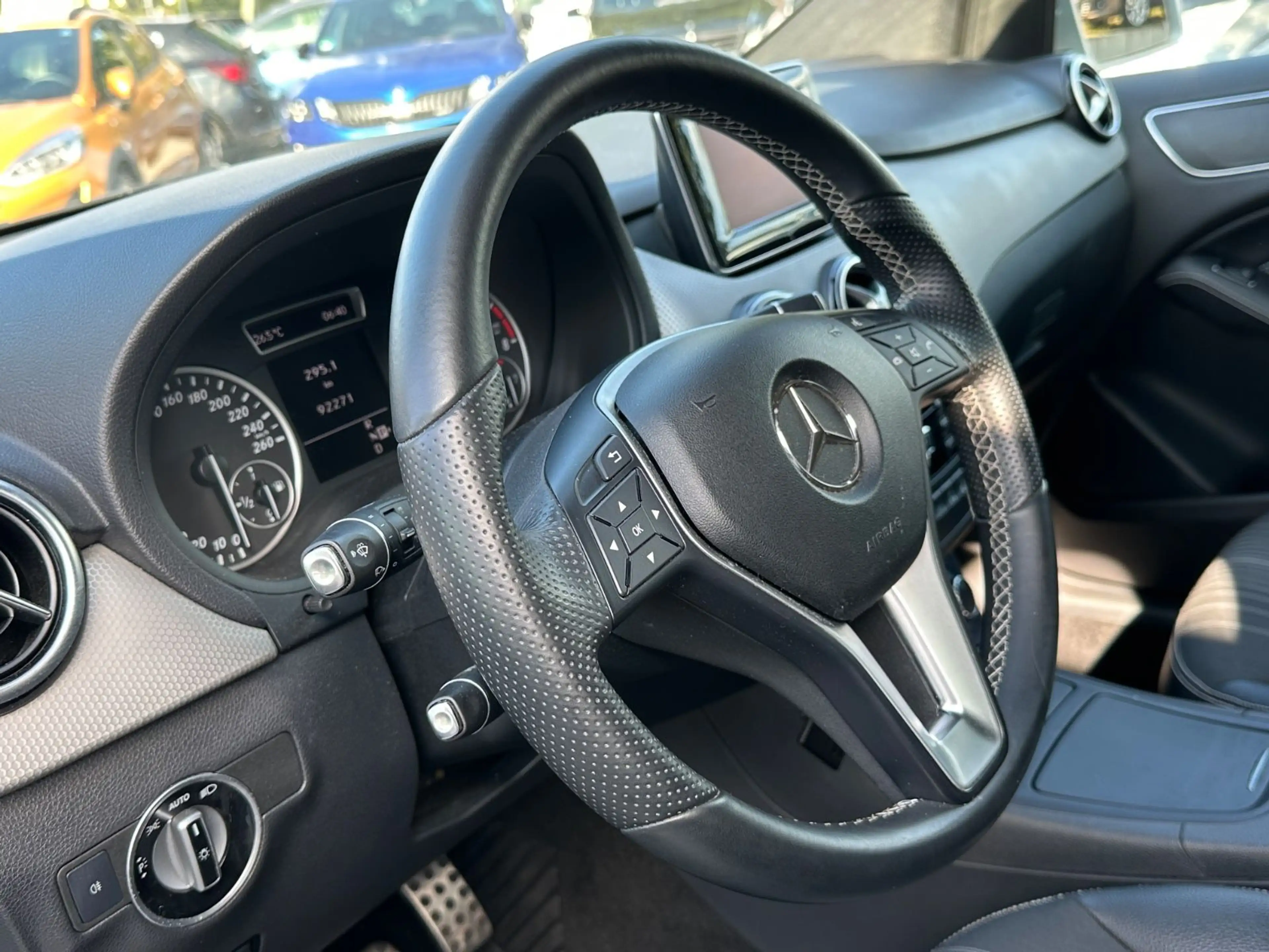 Mercedes-Benz B 250 Automatik*Klima*Leder*Xenon*Temp*Navi*StzH — photo 15