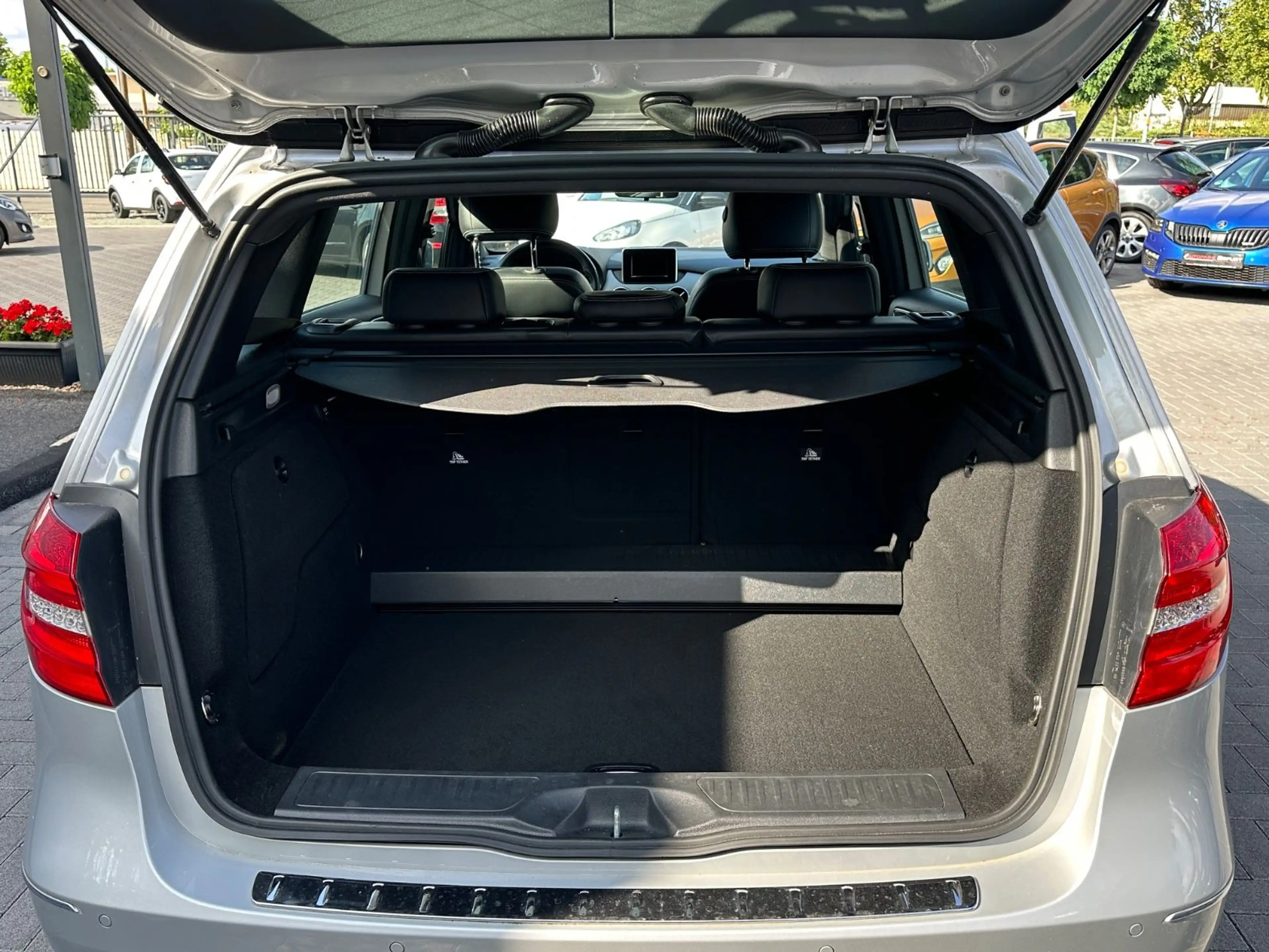 Mercedes-Benz B 250 Automatik*Klima*Leder*Xenon*Temp*Navi*StzH — photo 6
