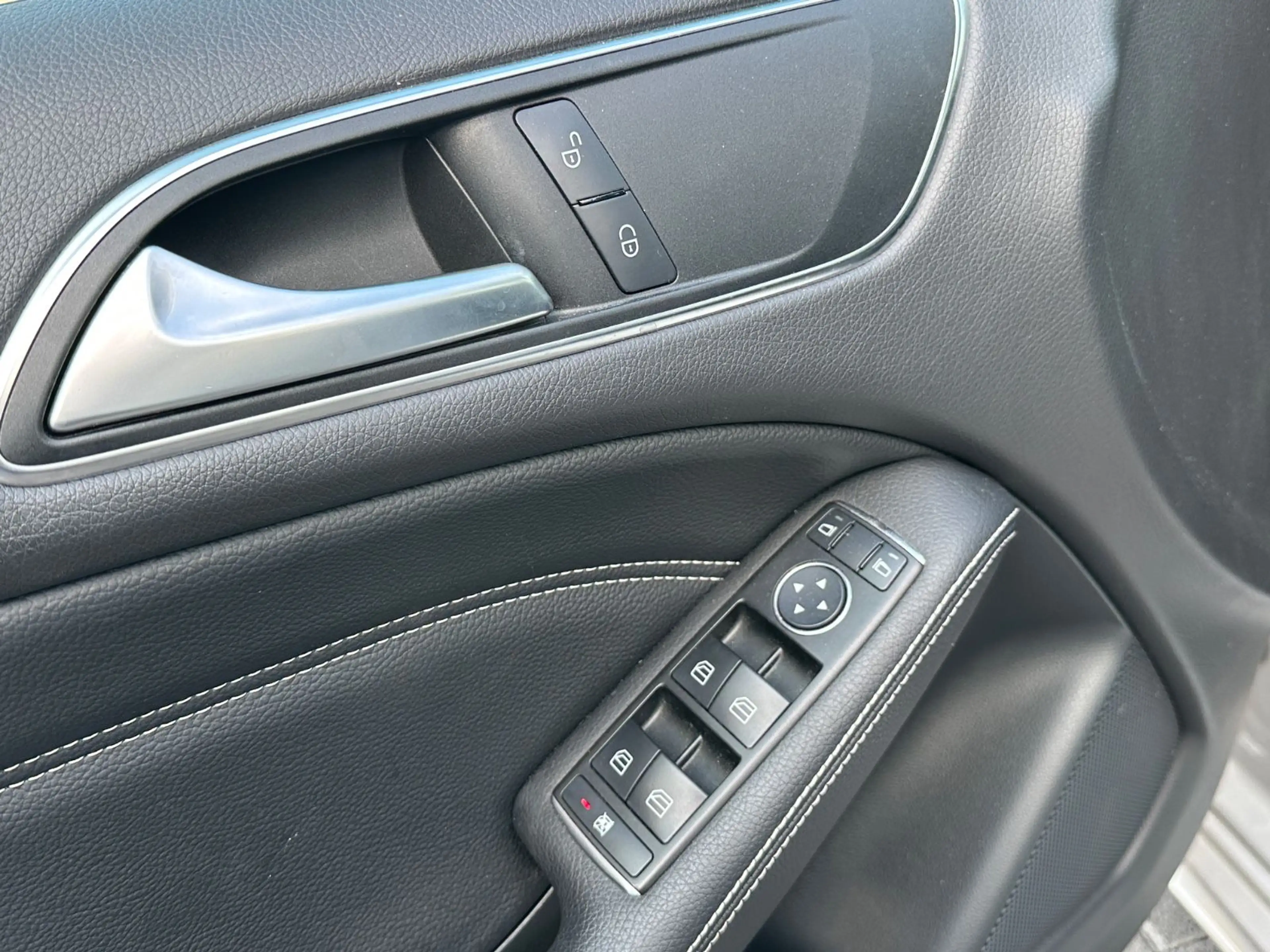 Mercedes-Benz B 250 Automatik*Klima*Leder*Xenon*Temp*Navi*StzH — photo 13