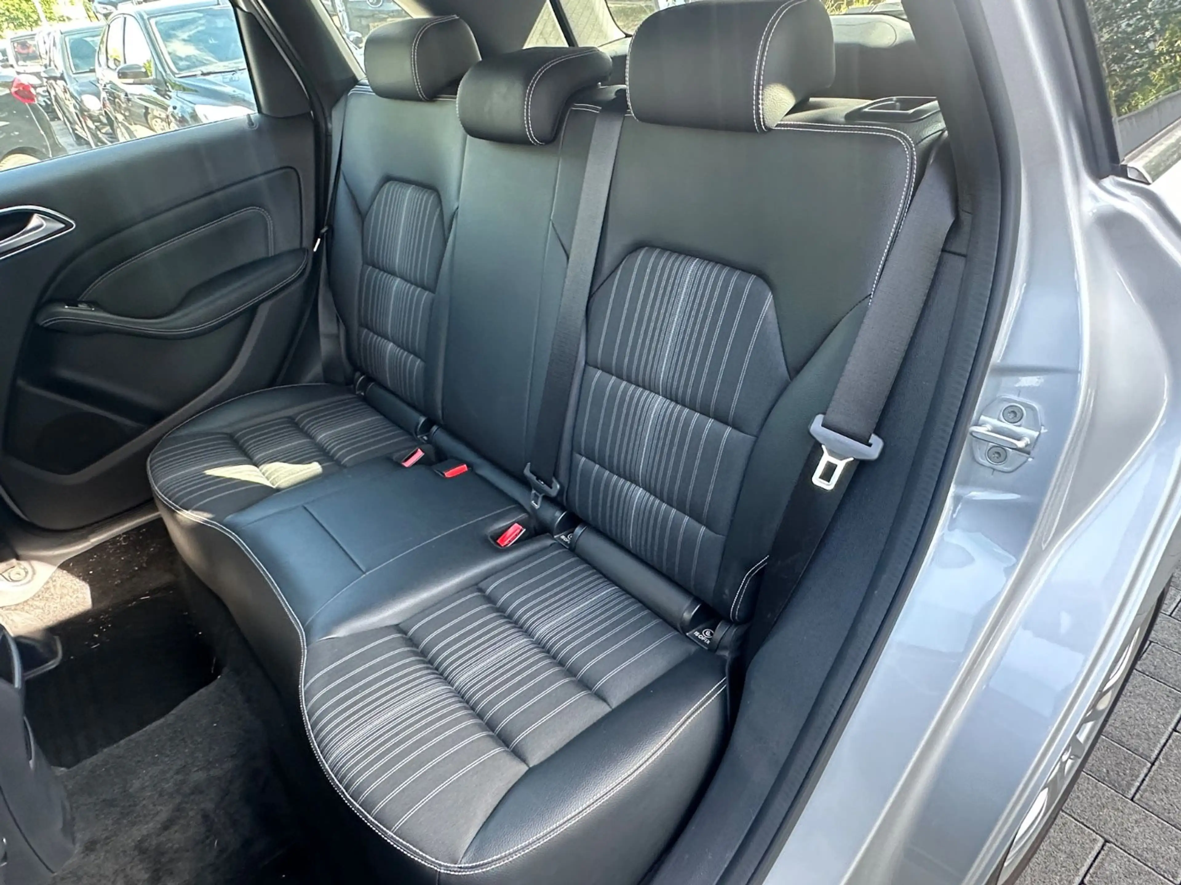 Mercedes-Benz B 250 Automatik*Klima*Leder*Xenon*Temp*Navi*StzH — photo 18