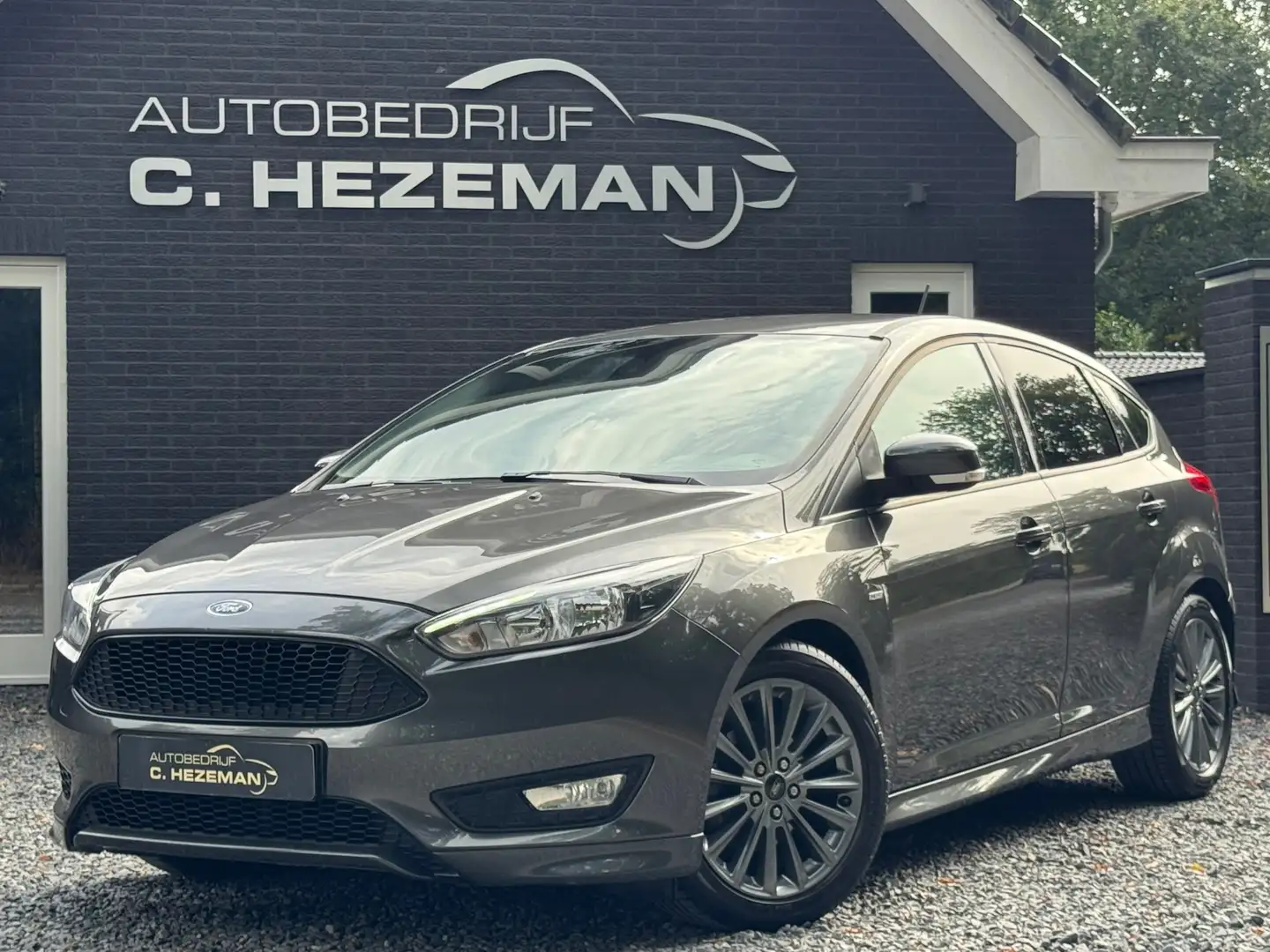 Ford Focus 1.0 125PK ST Line Business Navigatie Cruise Contro Grau - 1