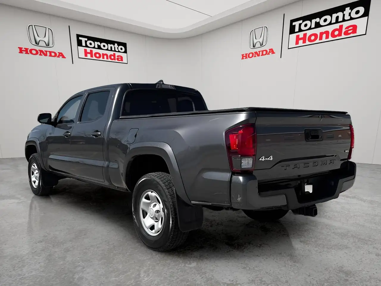 Toyota Tacoma снимка Toyota Tacoma