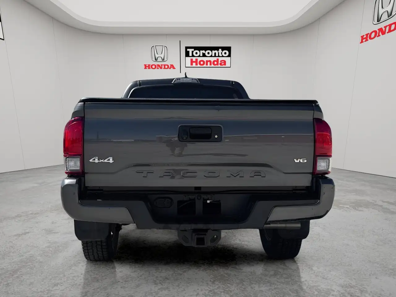 Toyota Tacoma снимка Toyota Tacoma