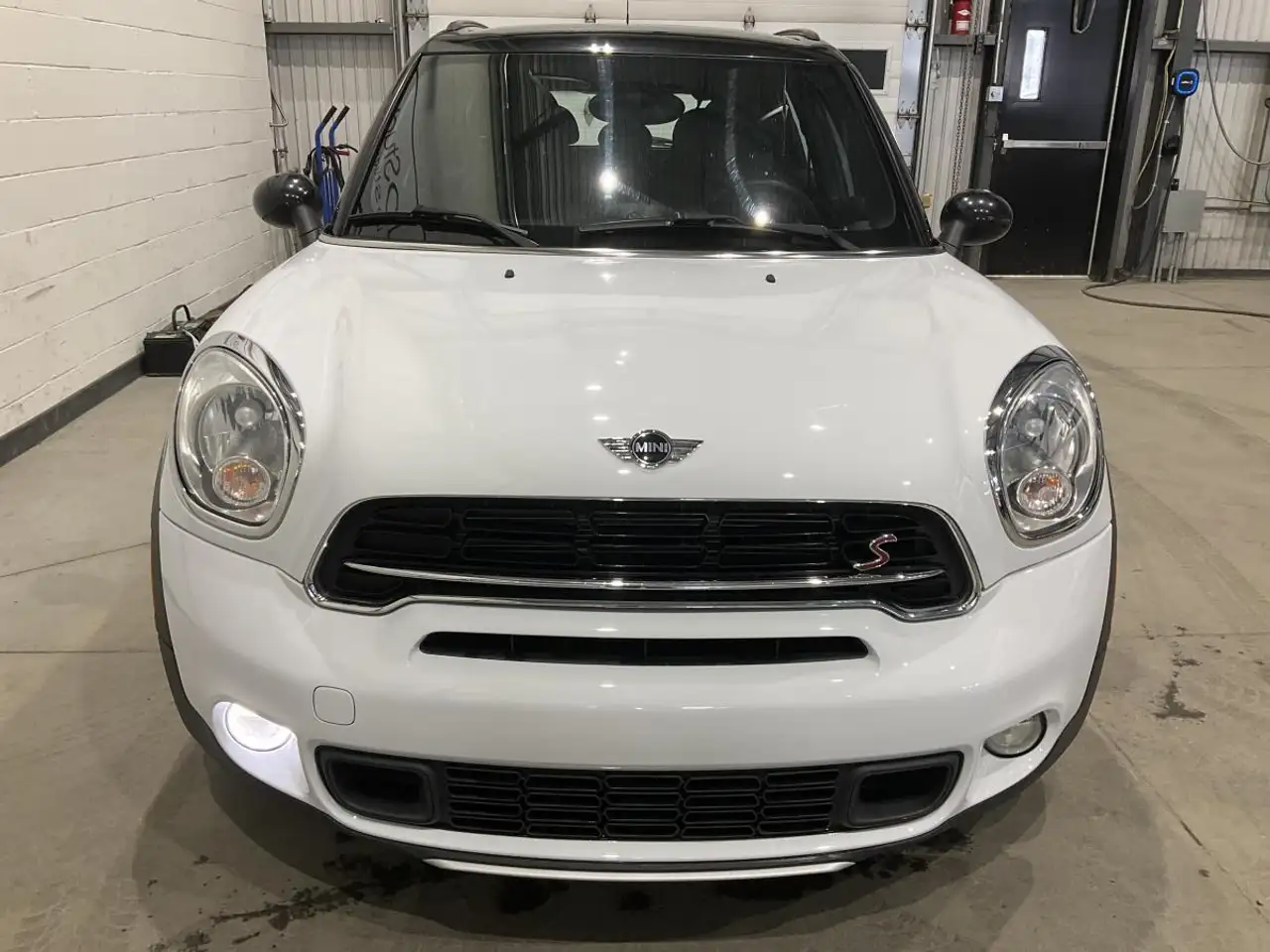 MINI Cooper Countryman снимка MINI Cooper Countryman