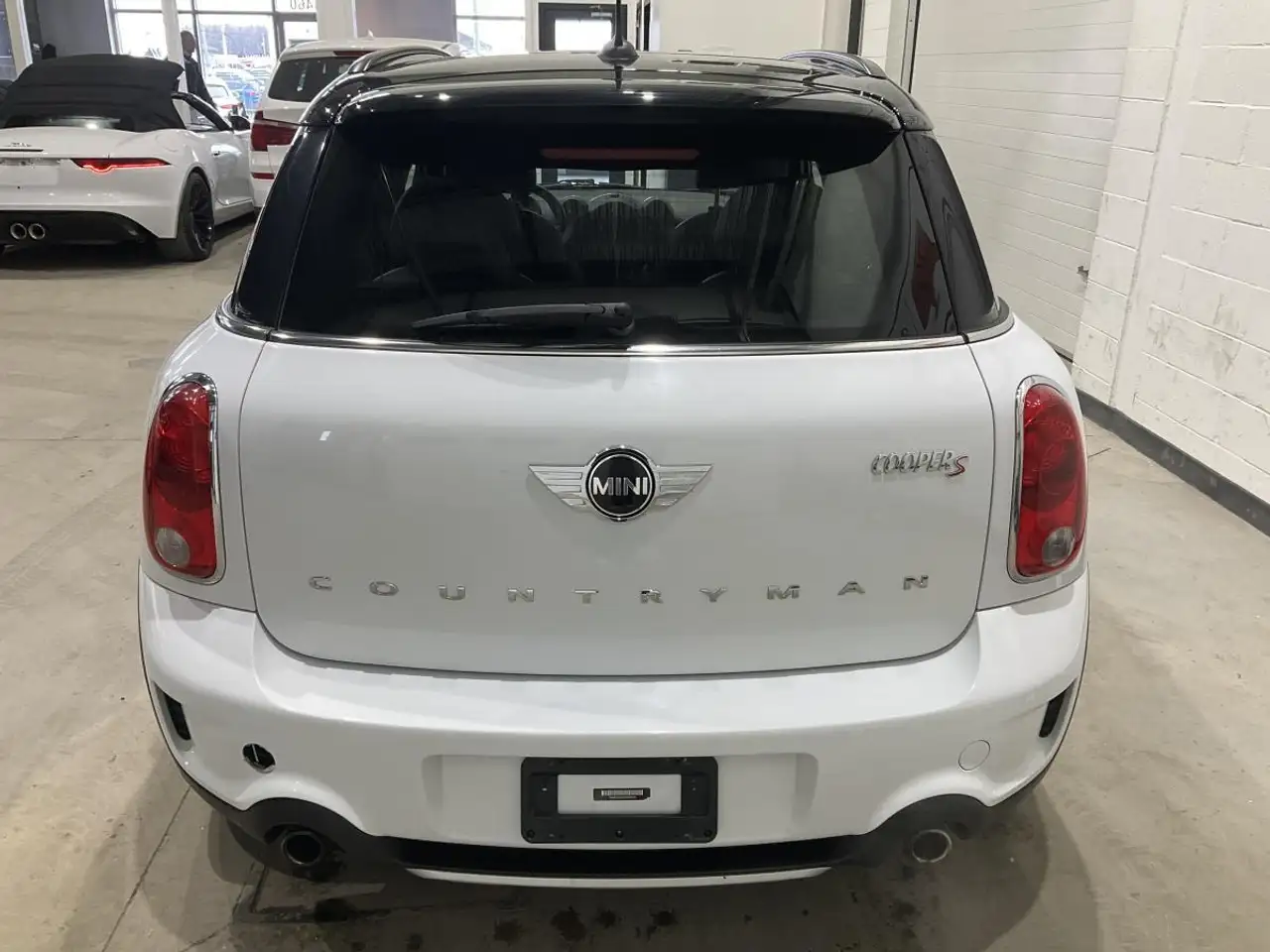 MINI Cooper Countryman снимка MINI Cooper Countryman