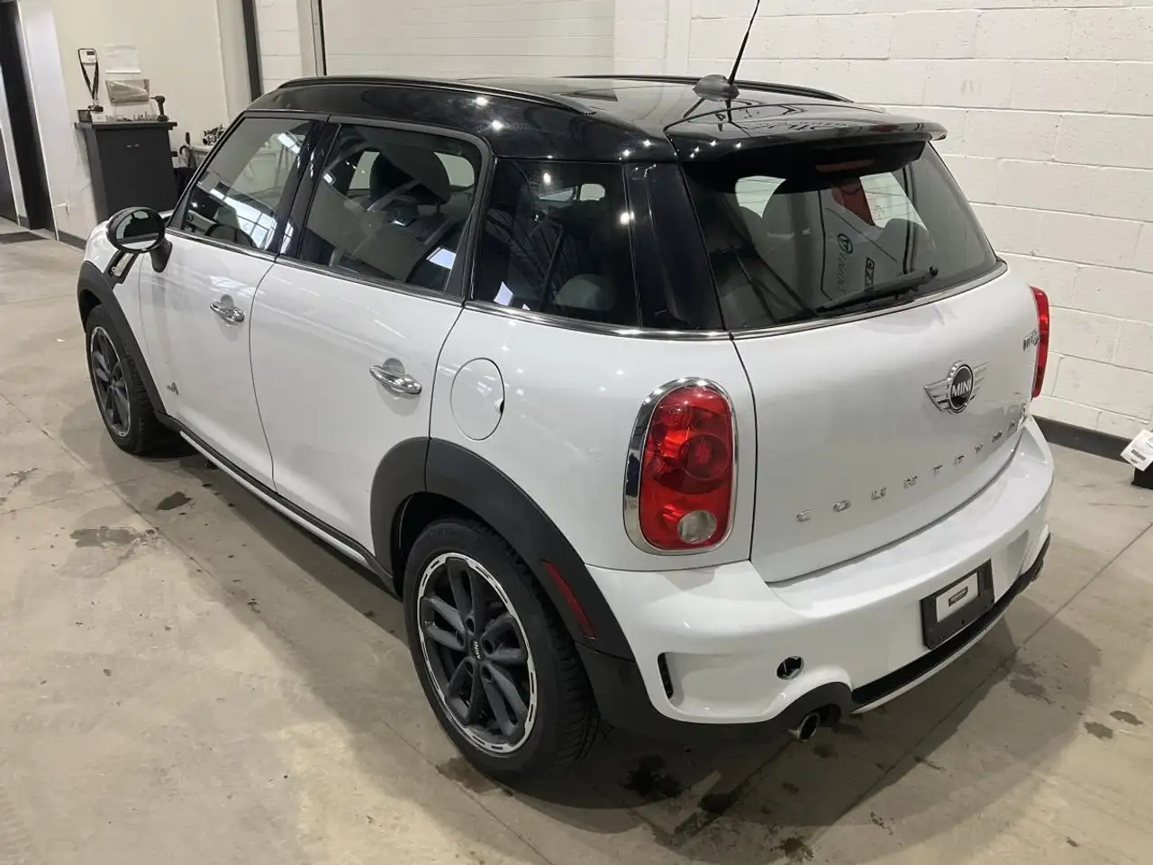 MINI Cooper Countryman снимка MINI Cooper Countryman