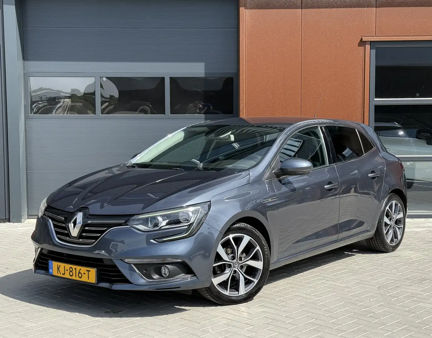 Renault Megane 1.5 dCi Bose | NAP | Dealer | Keyless | Massage | Grijs - 1